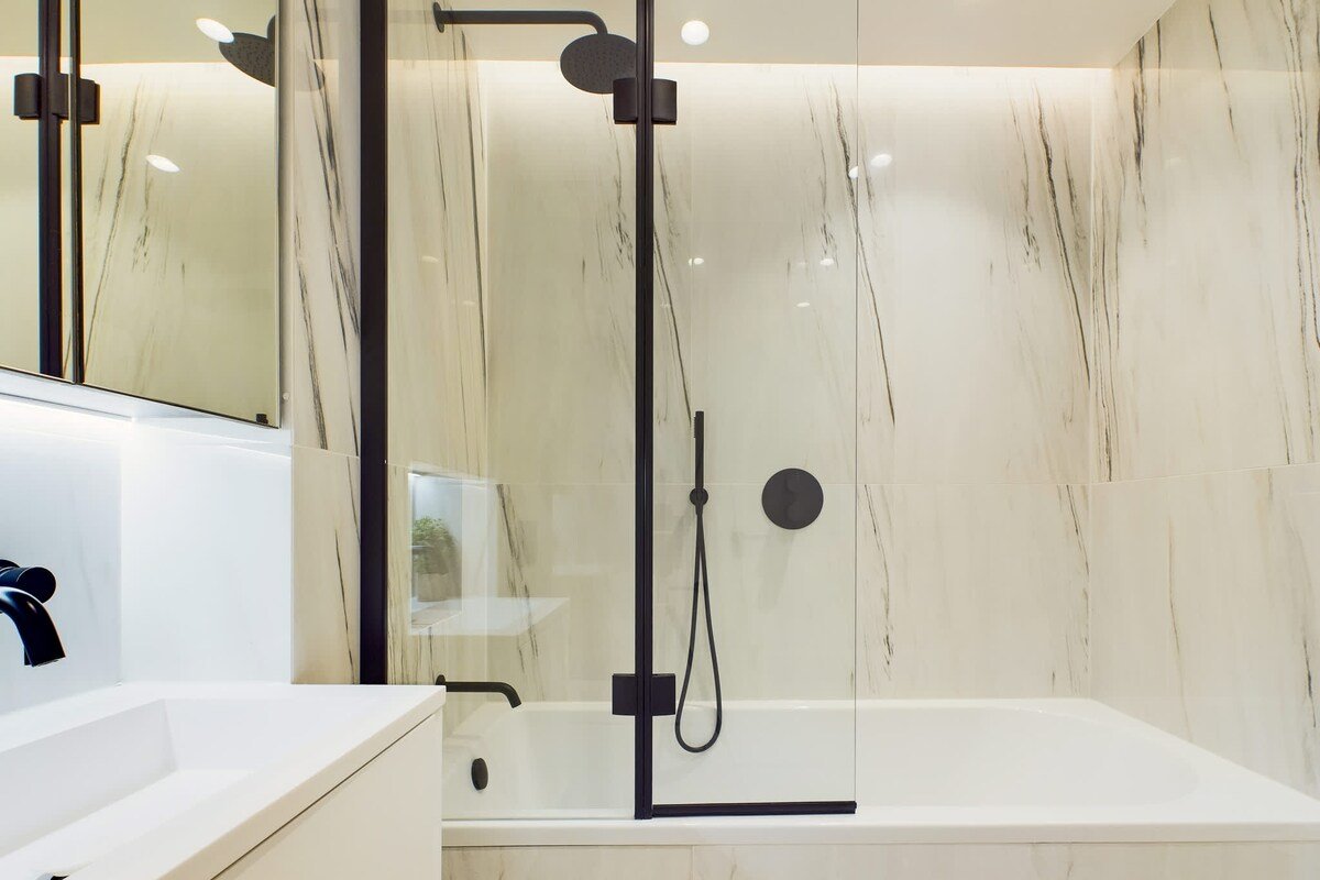 Stunning Mews House overlooking Regent’s Canal gallery image 5