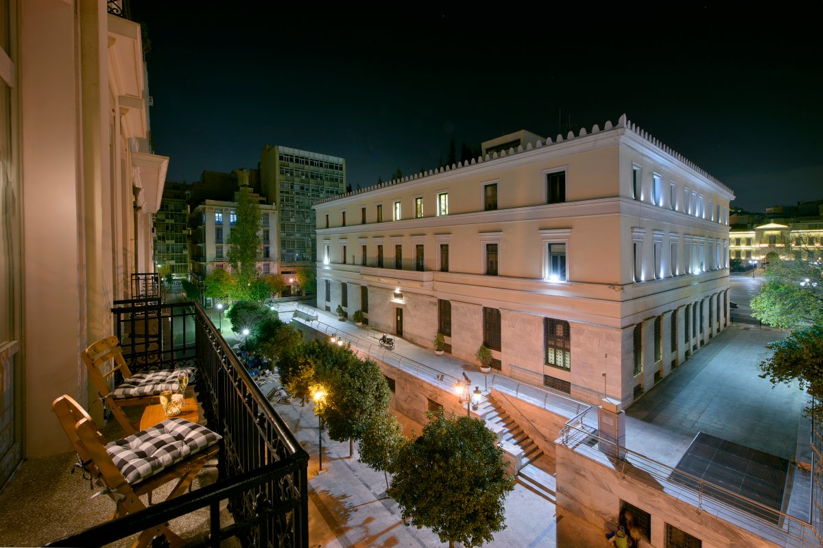 Nafsika Neoclassical Apartment – 3 min from Metro