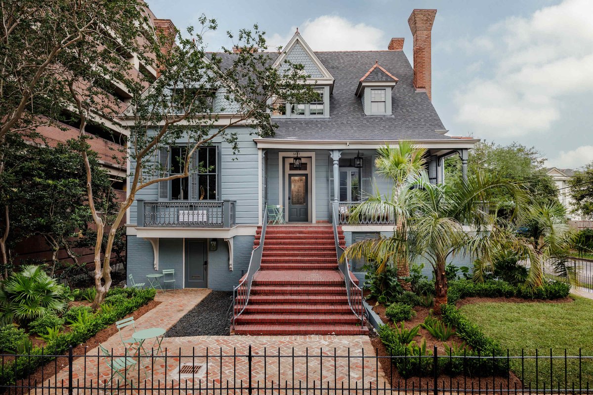 Luxe 6-bedroom Garden District Suite | Hotel Pool