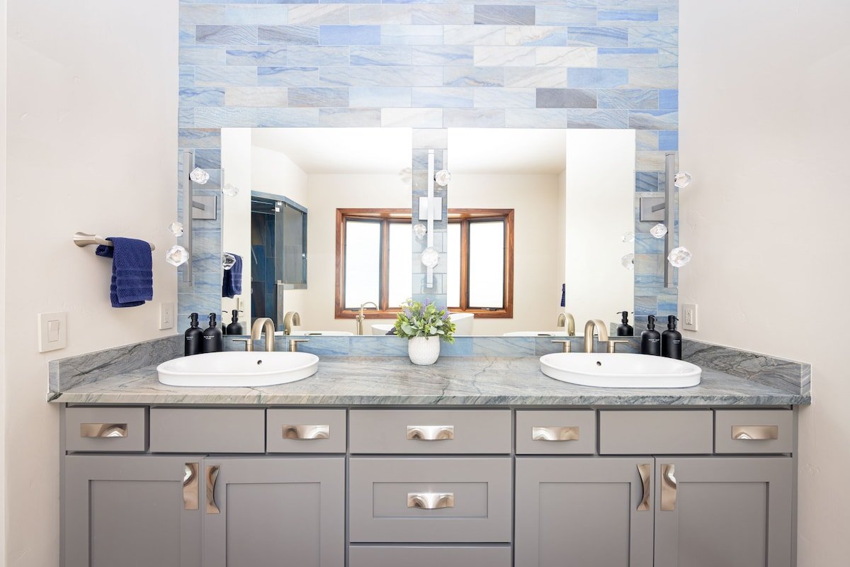 The Driftwood Lakefront Estate gallery image 5