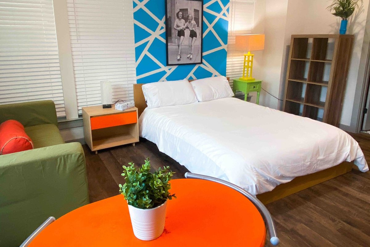 6 Private Apts | Big Yard | Parking | Pet Friendly gallery image 5