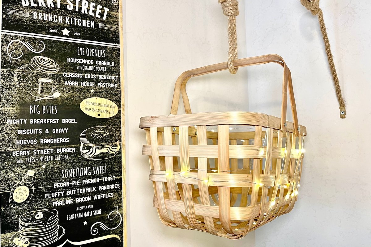 Capodimonte Apartment-300mt Subway – Parking gallery image 4