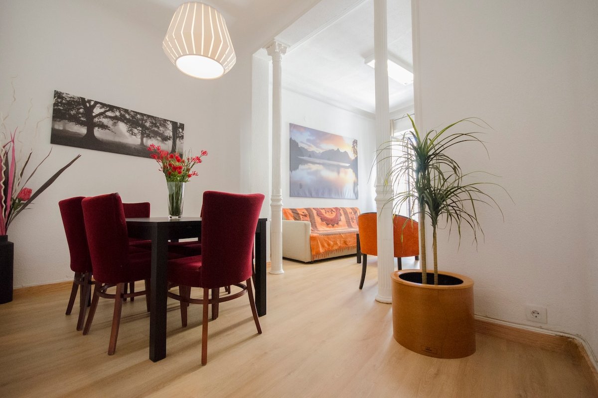 1-12.Las Cortes.Sol.Madrid Center.120m2 Bright.A.C gallery image 2