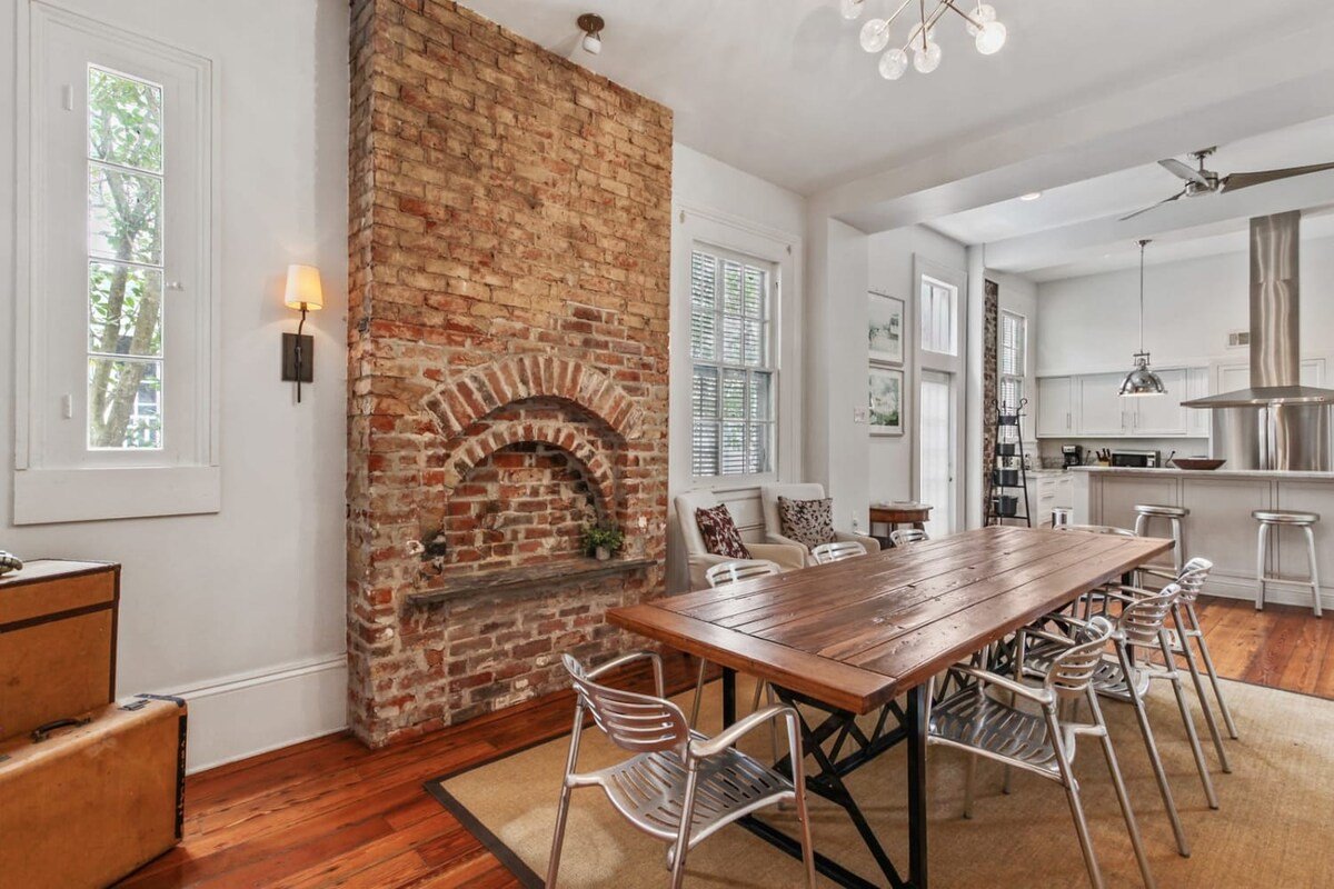 Pedigreed Upscale Home Blends History & Luxury gallery image 5