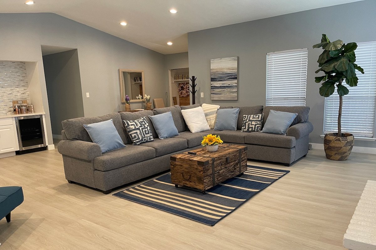 Peaceful Pool in 4BR w/ BBQ, Patio, and Near Strip gallery image 3