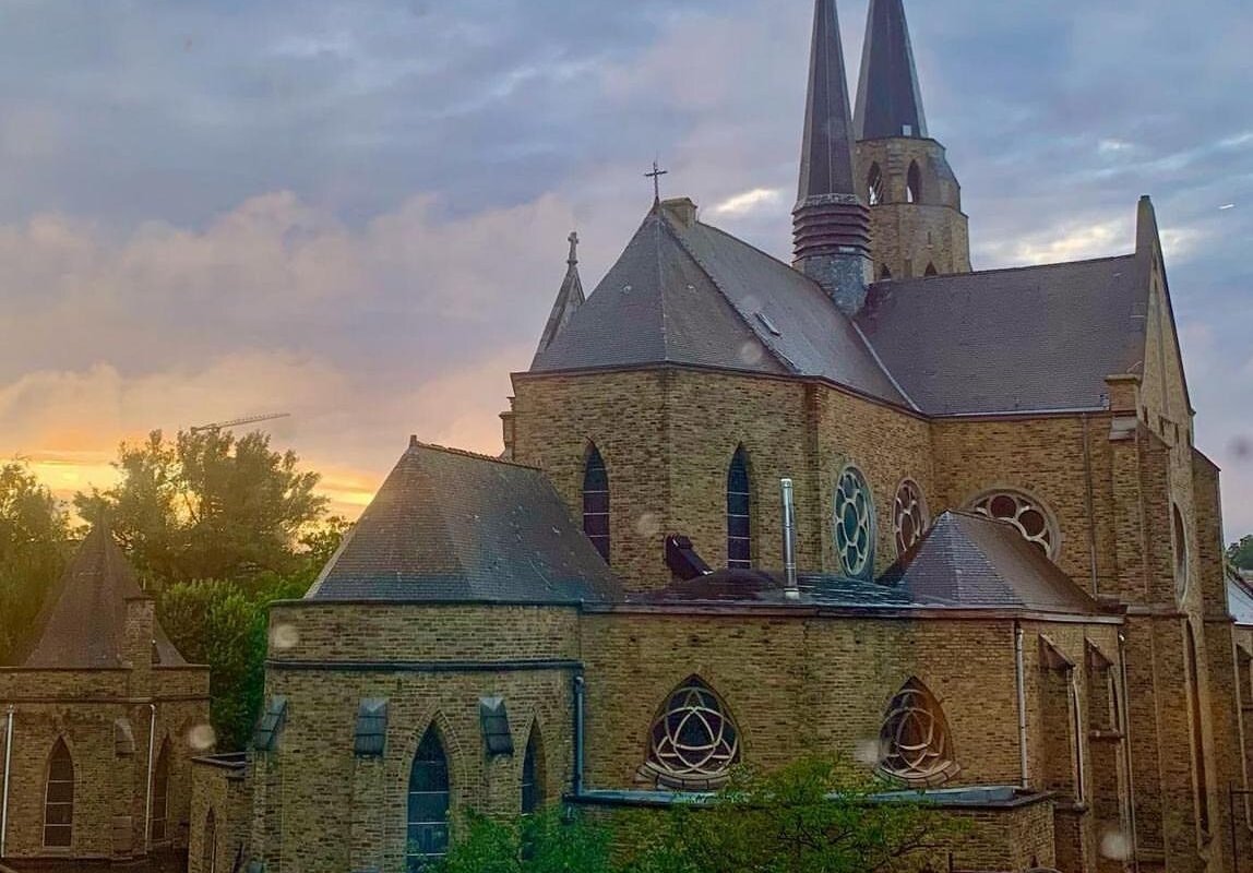 Beautiful & spacious luxury duplex gallery image 4