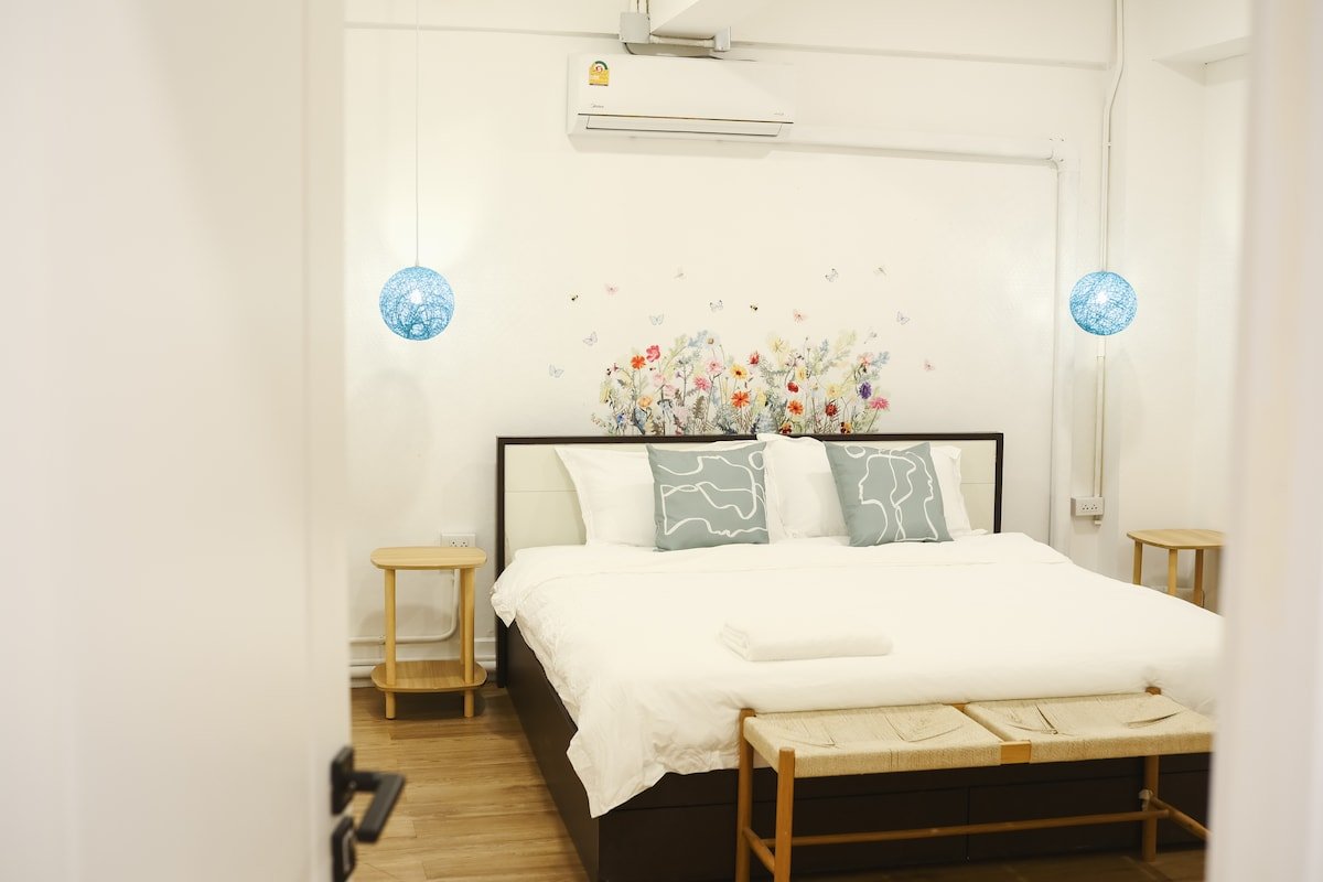 3BR CHINA TOWN,2 mins from MRT train+KING bed size gallery image 4