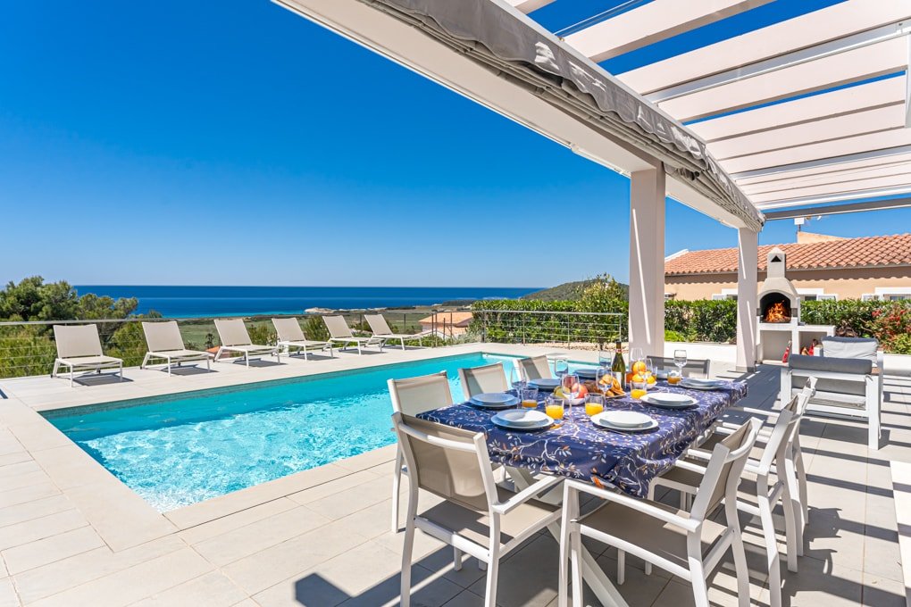 Villa with beautiful views of the beach of Son Bou gallery image 2