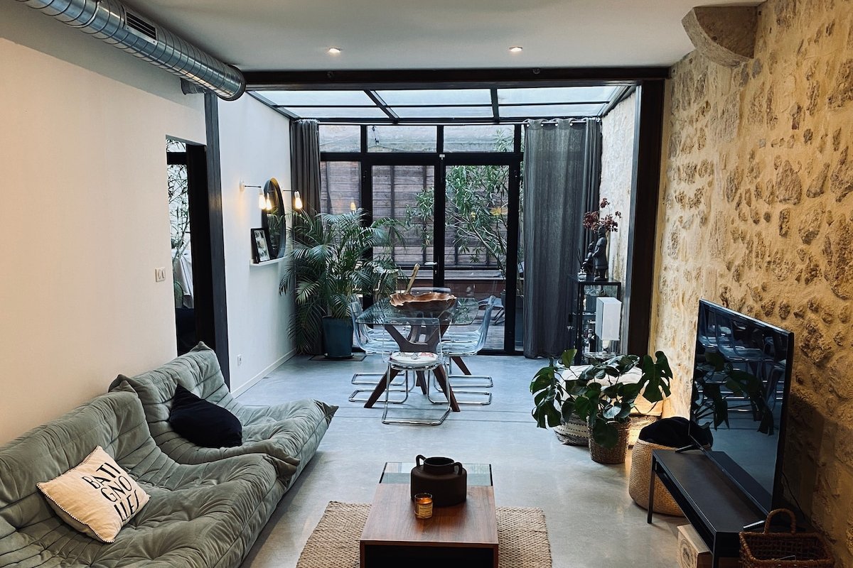 Loft 120m2 + terrasse en plein coeur des Chartrons gallery image 2