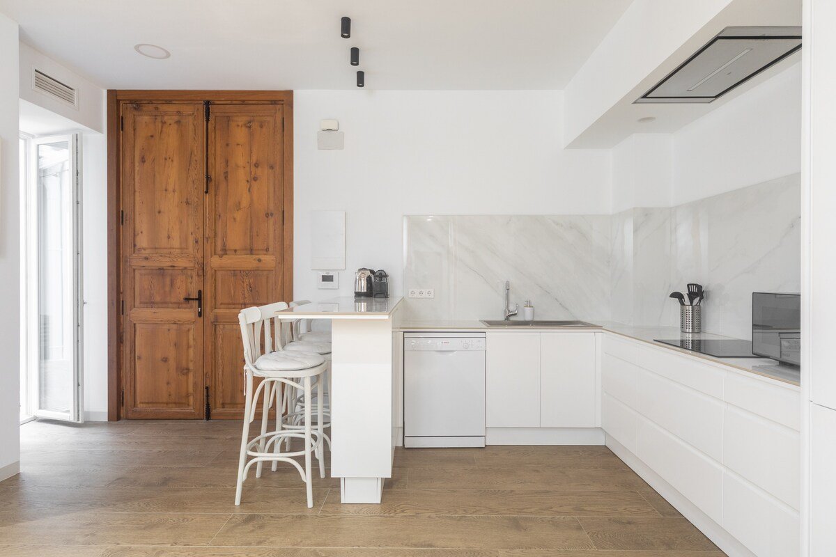 Downtown apartment with terrace gallery image 3