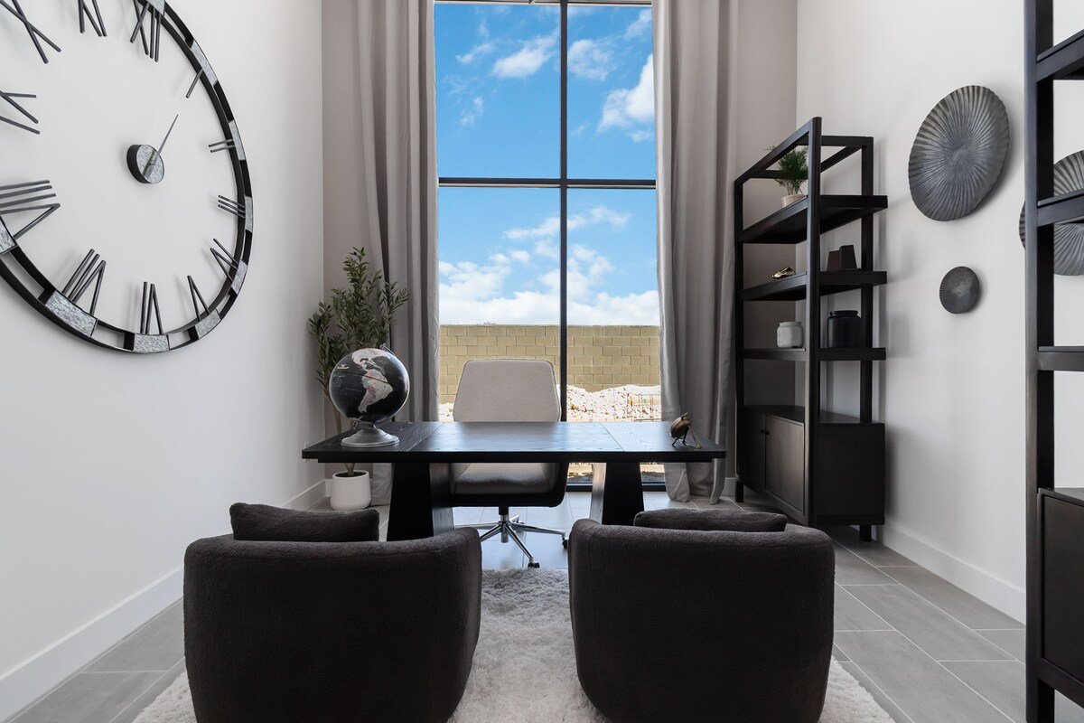 Summerlin Guard Gated Cul de Sac One Story Rambler gallery image 5