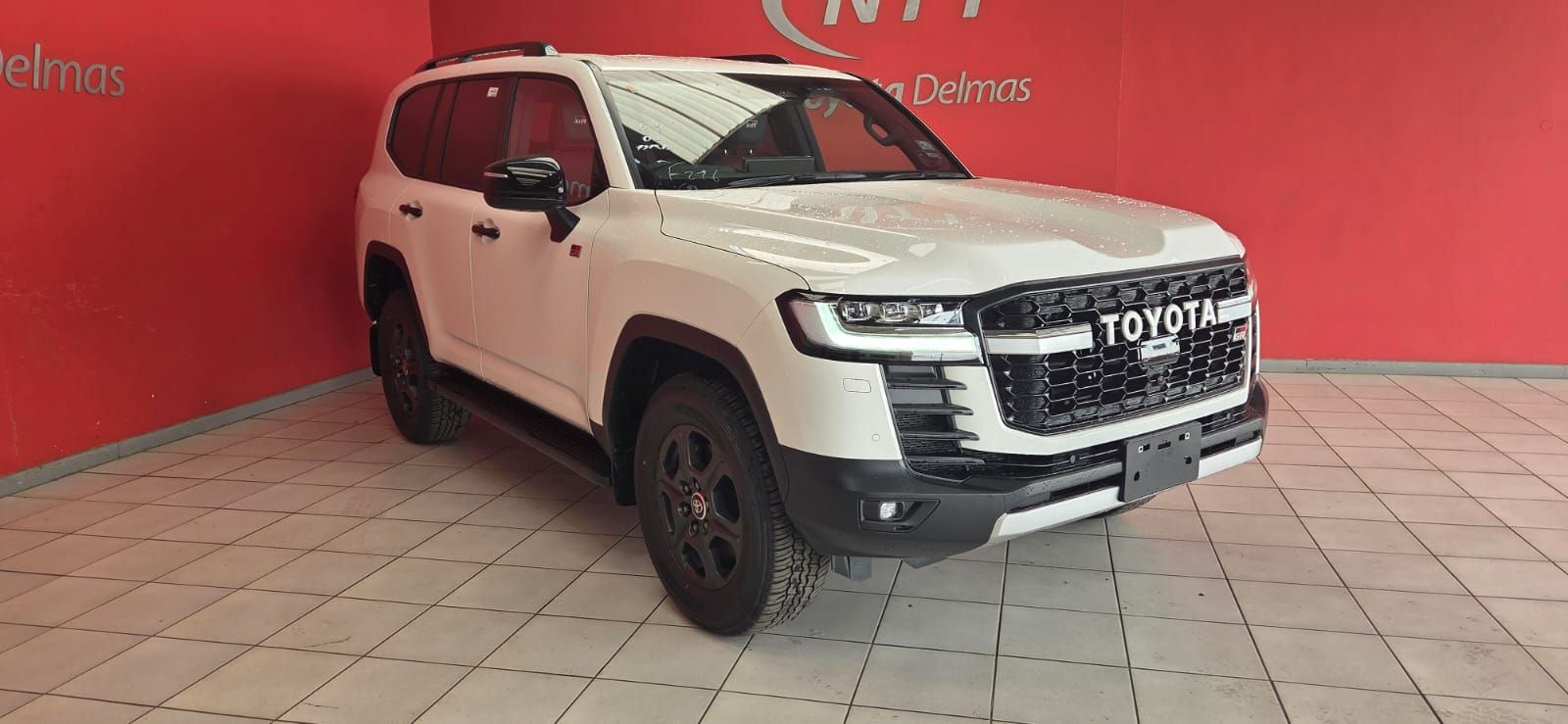 TOYOTA LANDCRUISER 300 V6 3.3D GR-S for Sale in South Africa
