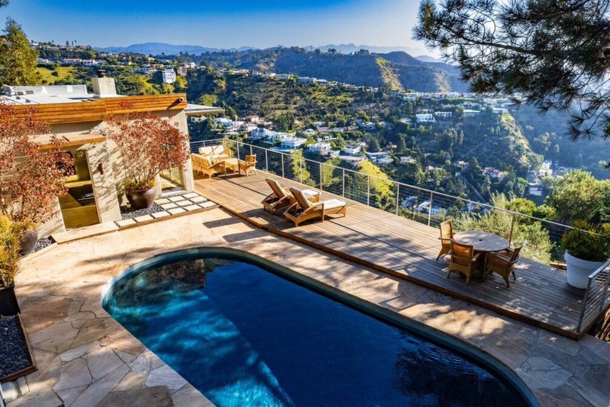 Secluded Luxury Retreat in LA