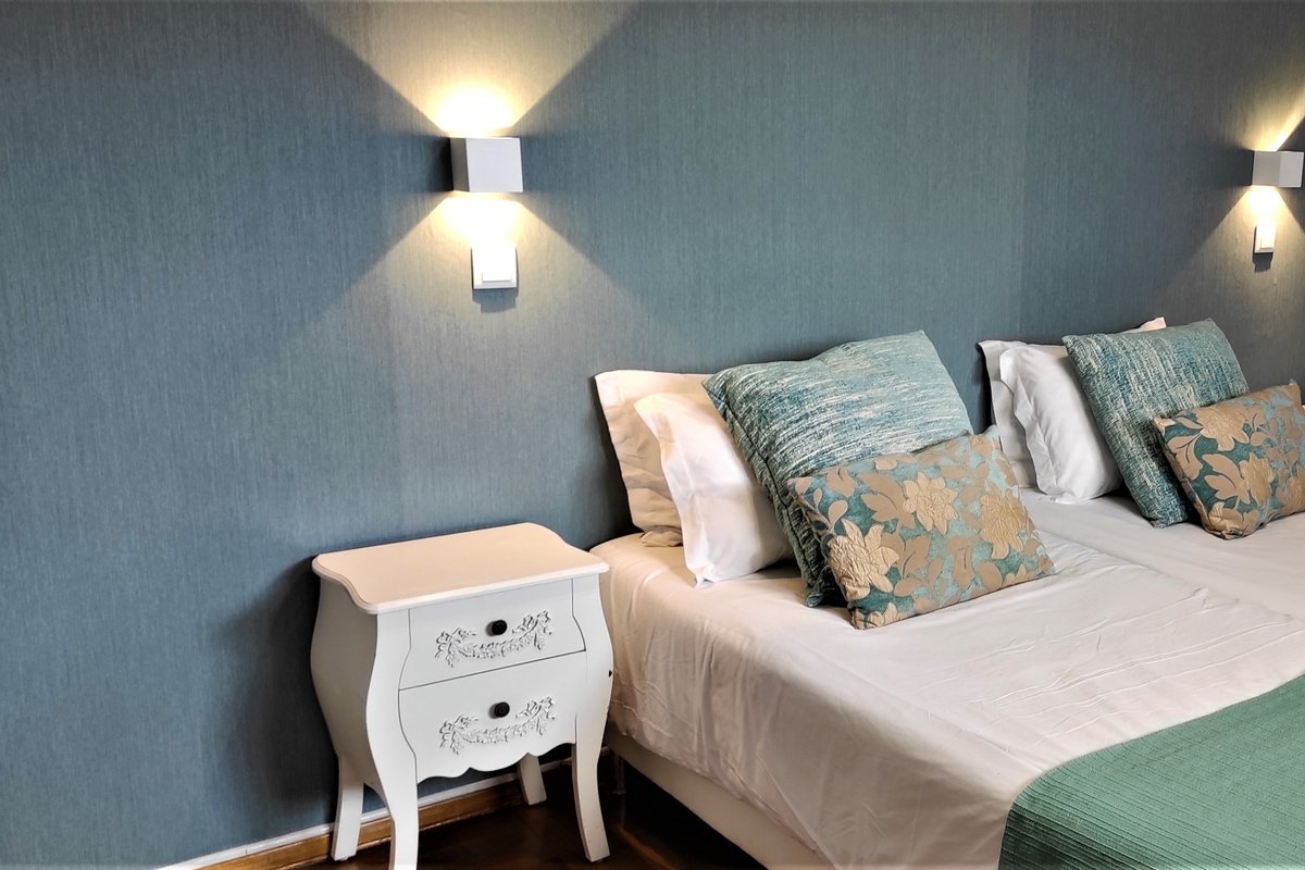 Guesthouse 5 suites 10 guests 5WC Avenue Liberty