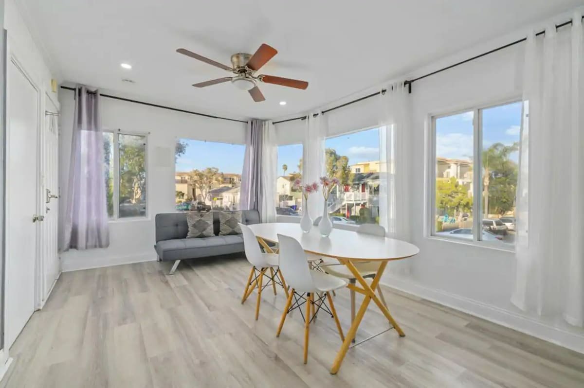 7BR Massive Beach Retreat Sleeps 26 Steps to Ocean gallery image 5