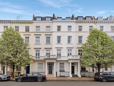 Large 4-Bedroom Stylish Flat In City Centre