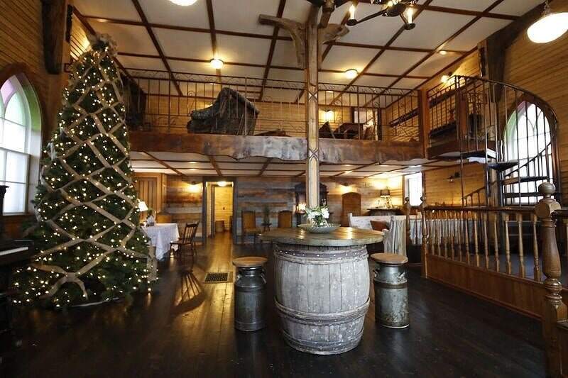 Jone’s Brook Cottage: BBQ-Pool-Table-Firepit-AC gallery image 3