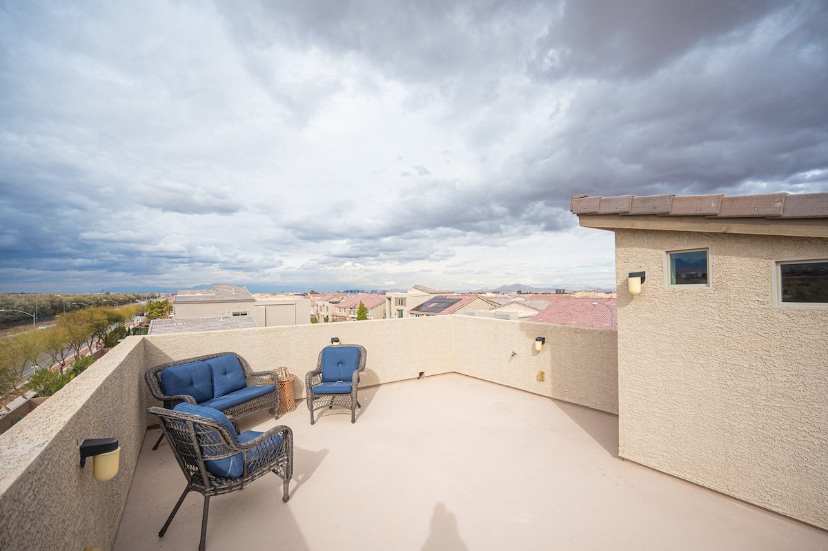 31 Day Minimum booking – Villa w/ Pool by STRIP gallery image 5