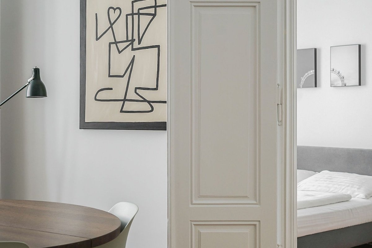 Superior Apartment near Stadtpark – Apt 23 gallery image 4