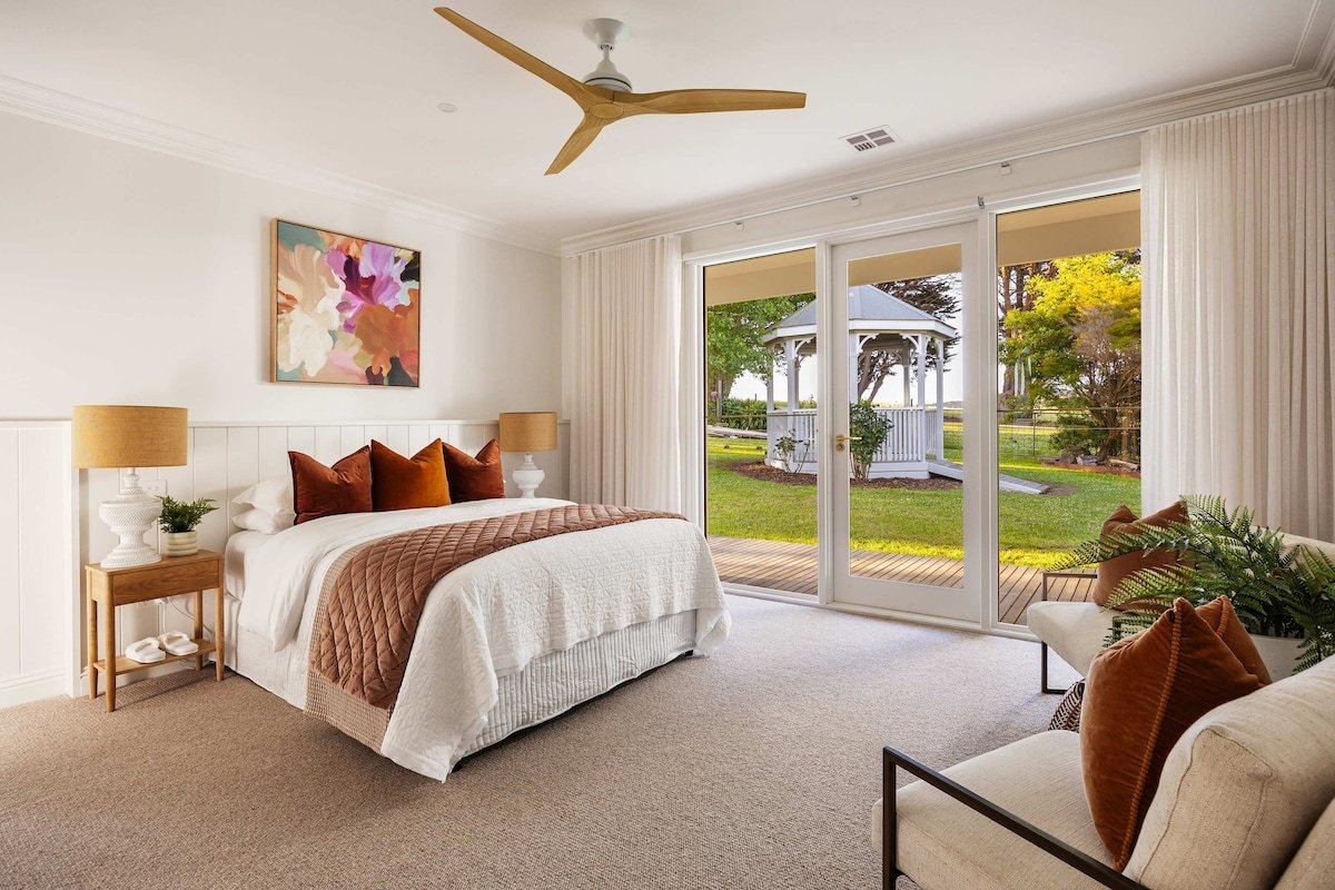 La Casa Bella | Pool, Spa & Sauna gallery image 5