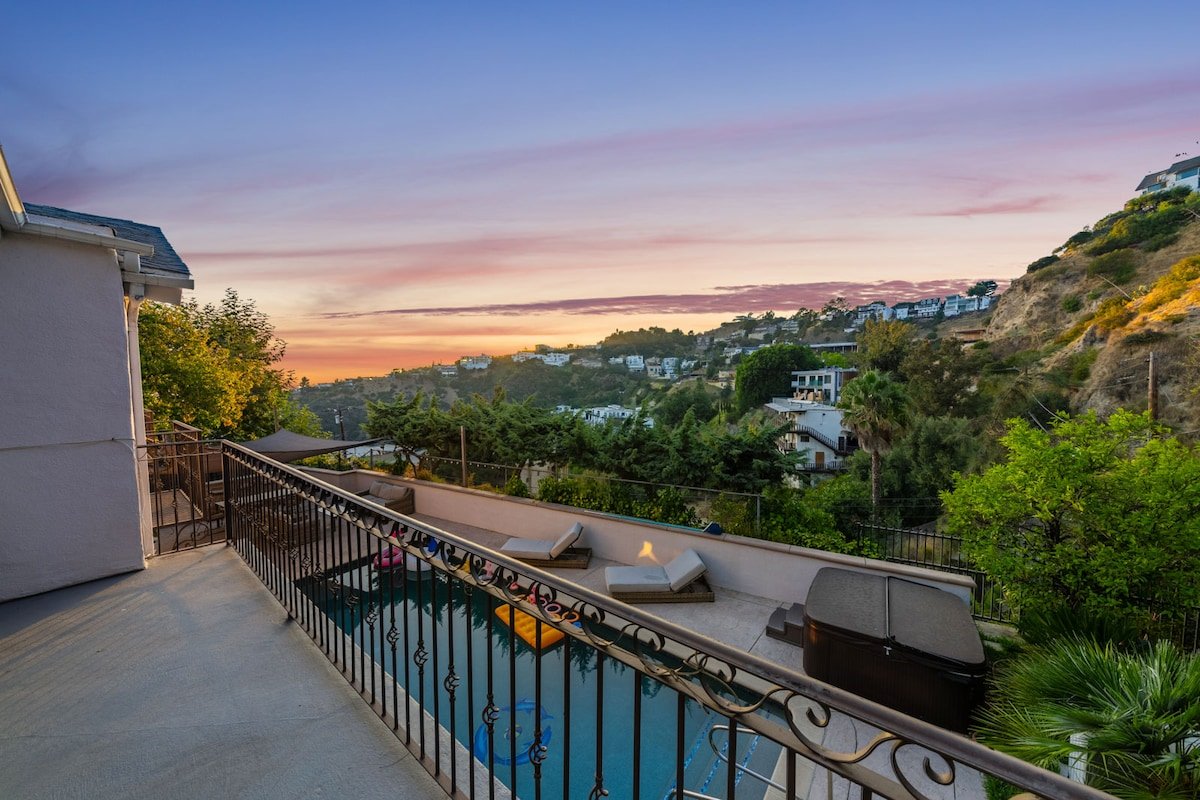 2 Homes Sleeps 30 Gated 2 Pools Views 11 Bedrooms gallery image 4