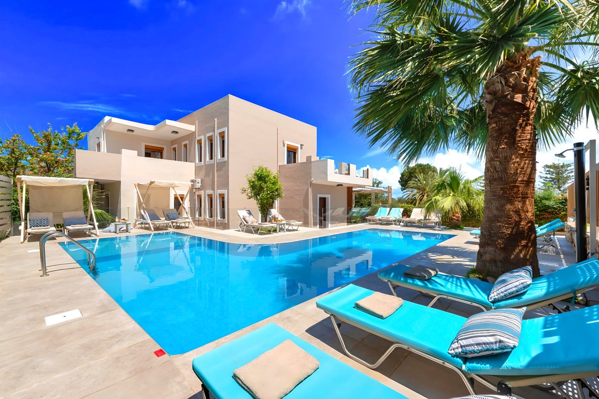 Island Villa with Private Heated Pool 31 guests