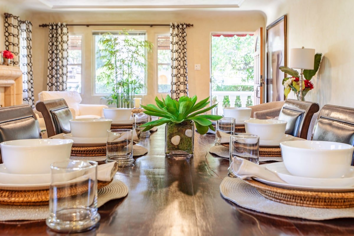 Amazing Location Privately Gated Home Close to Everything gallery image 5