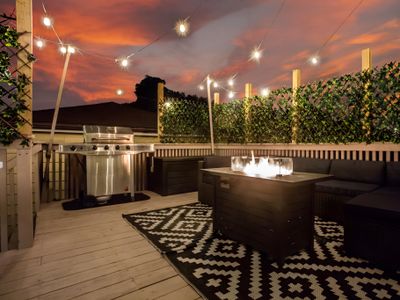 Lovely 6 Bd Retreat w/ Game Room, Back Deck & Bar