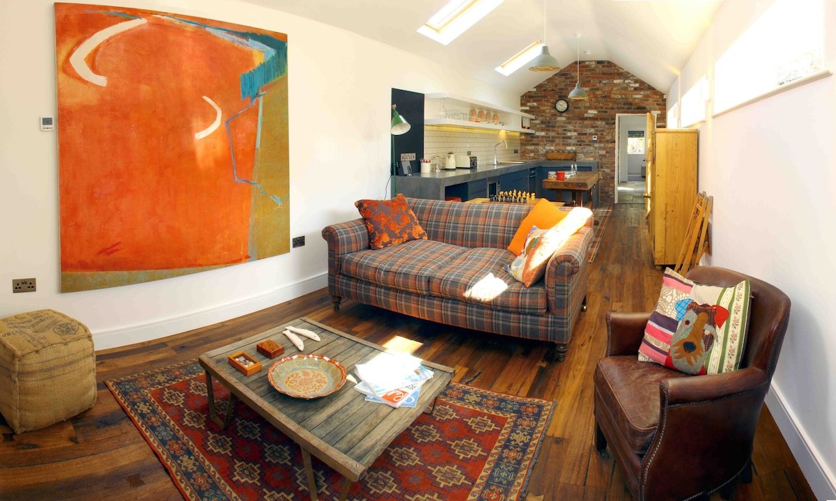 Boutique Mews Cottage, West Didsbury gallery image 3