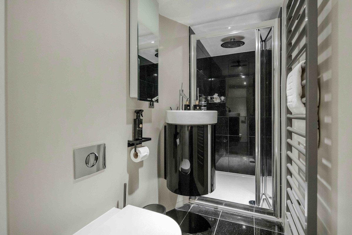 Covent Garden Diamond gallery image 5