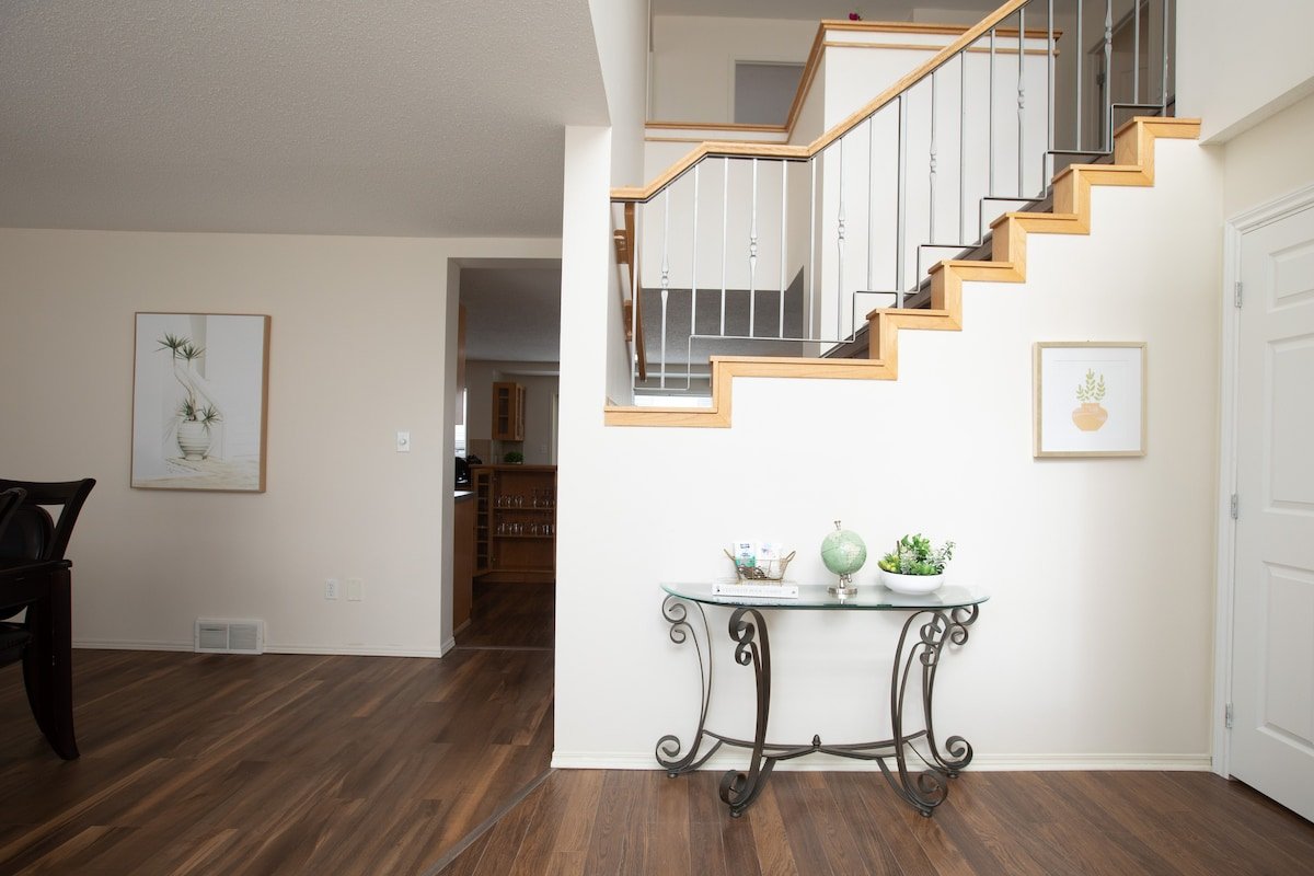 Marvellous House / 2 min to University of Manitoba gallery image 3