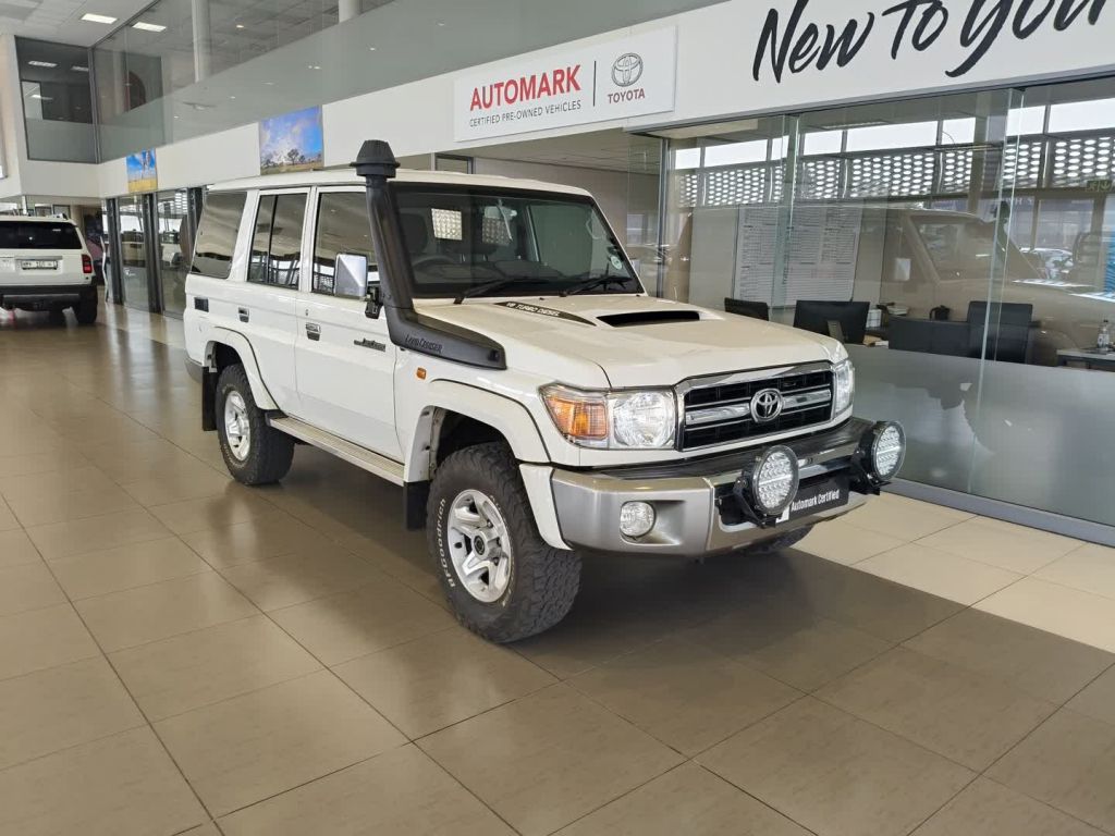 TOYOTA LANDCRUISER 76 4.5D V8  for Sale in South Africa