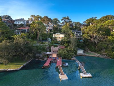 Waterfront Retreat w/ 2 Jetty – Close to Airport