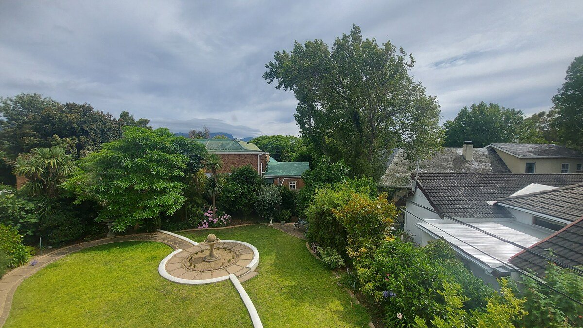 5 bedroom House & Shared Pool gallery image 5