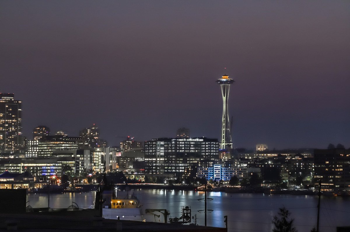 City Views, Roof Deck- Evergreen Townhome Eastlake gallery image 2