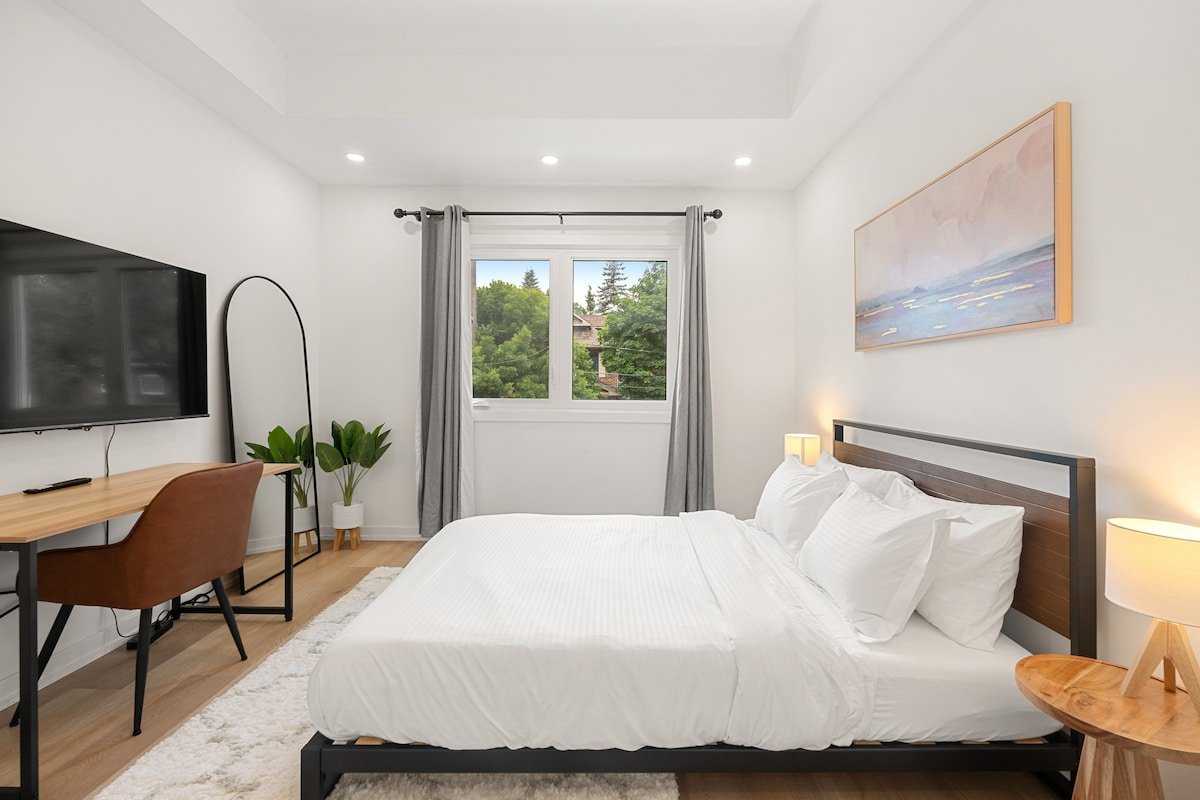 3 Min to Subway | Free Parking* | Free Laundry gallery image 5