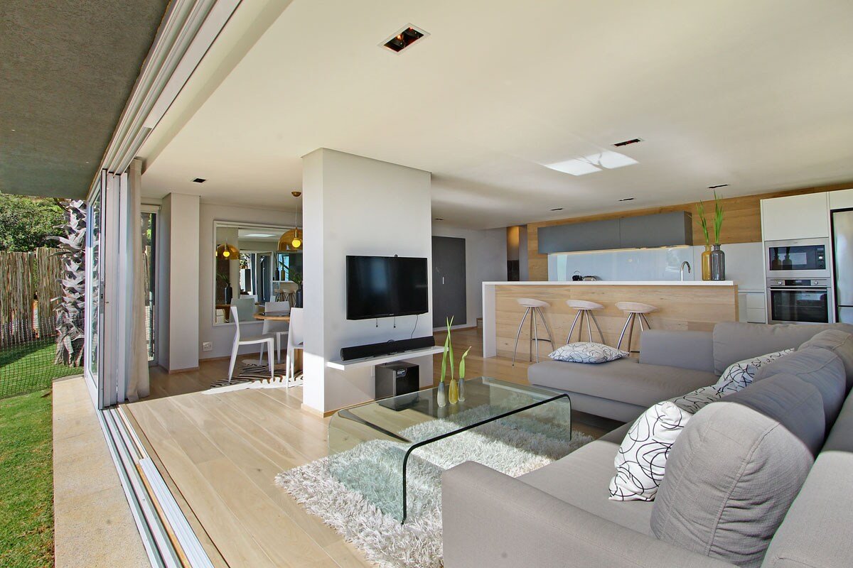 Upper Camps Bay home/apt with private pool gallery image 4