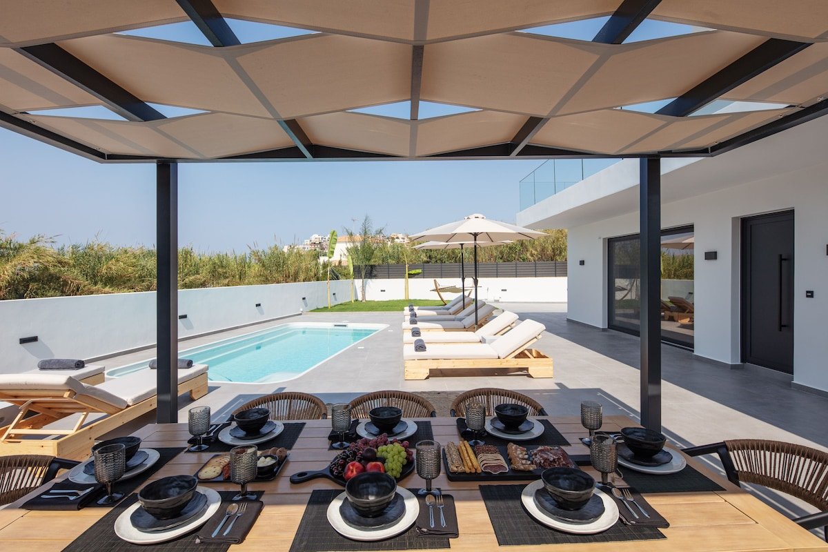 Horizon Villa Oasis, Walk to Platanias Beach! gallery image 5