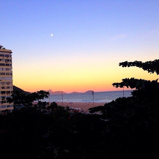 Vista Mar e Pé na areia Copacabana gallery image 3