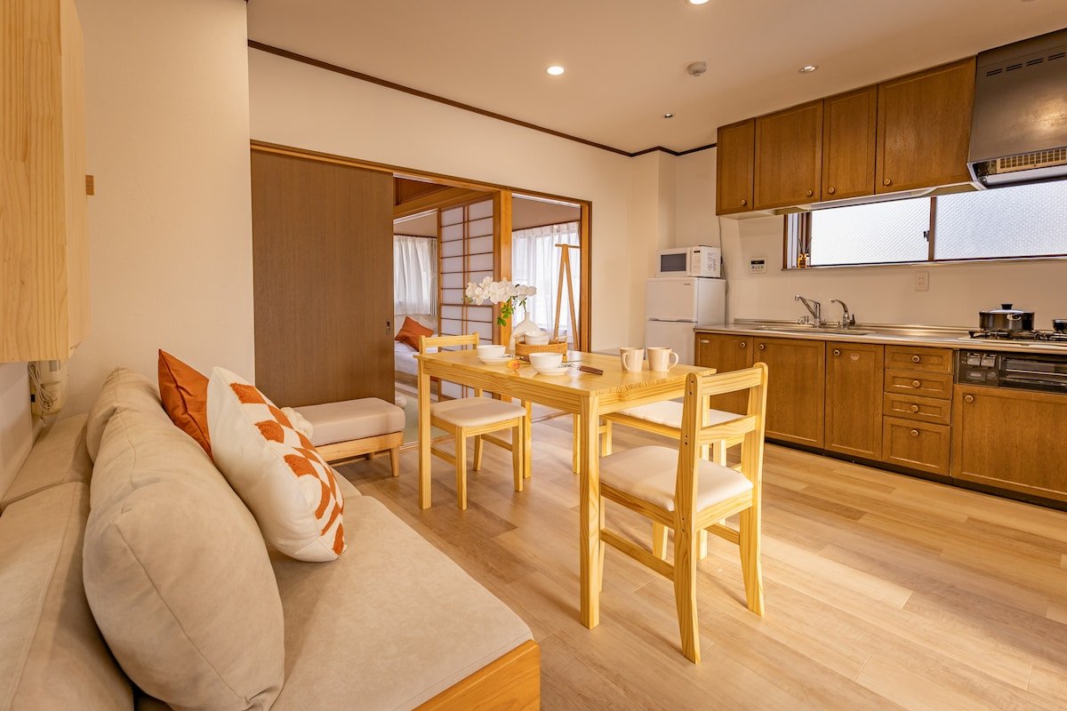 新宿まで電車で2駅｜家族＆グループに最適｜5寝室・14名宿泊OK gallery image 2