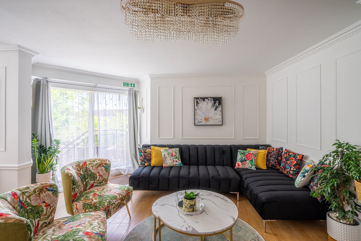 City Centre house – Arthur’s Seat View, Parking gallery image 3