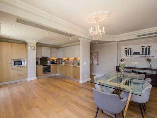 Photo 2 of 407 Royale accommodation in Green Point, Cape Town with 3 bedrooms and 3 bathrooms