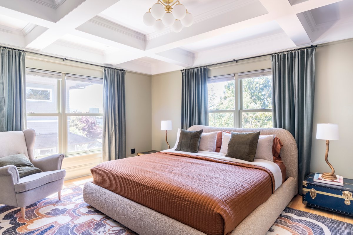 Quintessential Foursquare w/stunning roof terrace