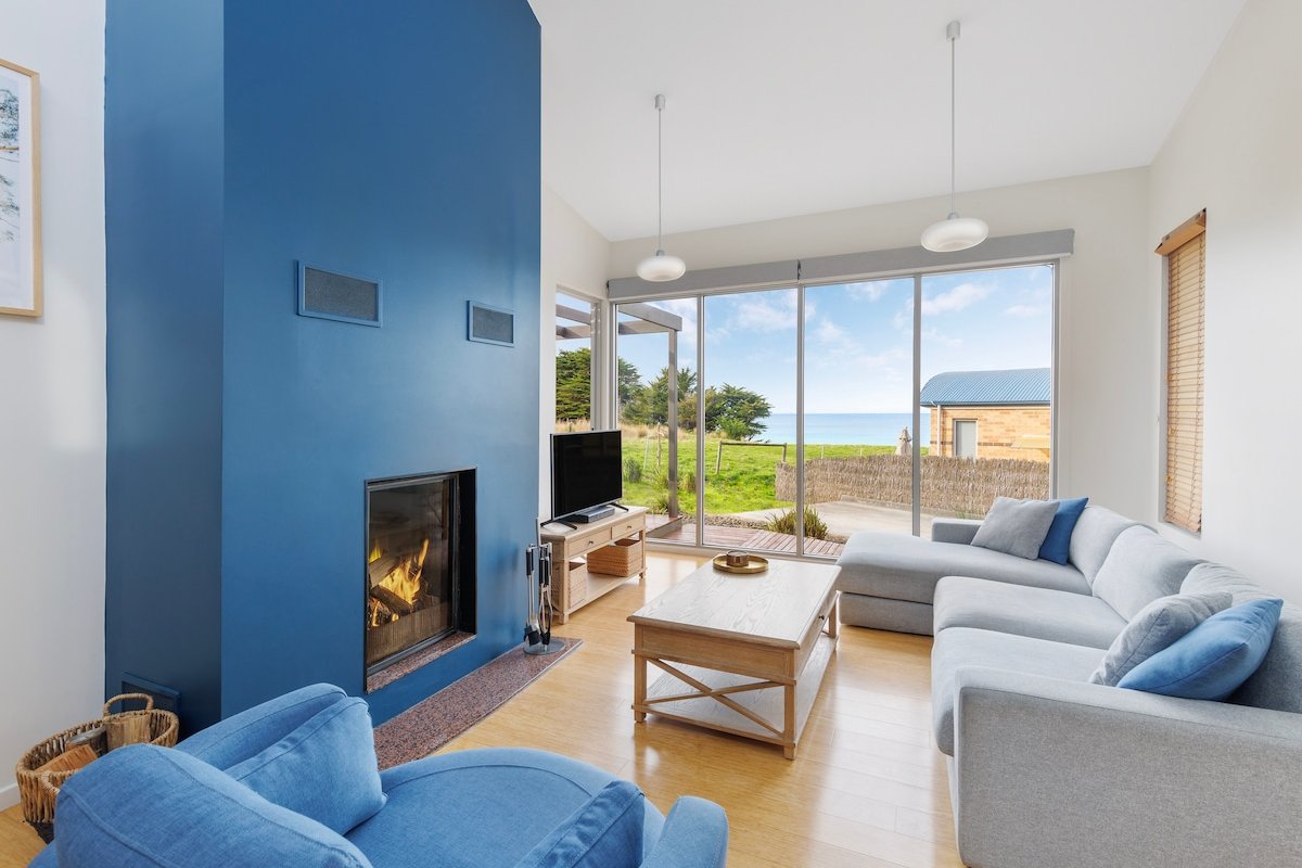 Chocolate Gannets Garden Villa with partial ocean views, 50 meters from the beach and 3 minute drive into town gallery image 3