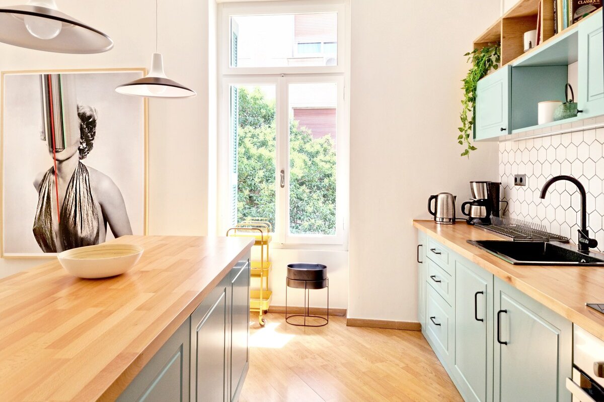 Stylish Neoclassical House in the Heart of Athens gallery image 5