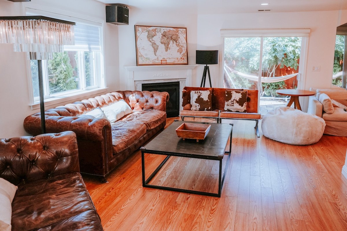 Spacious Modern House gallery image 4