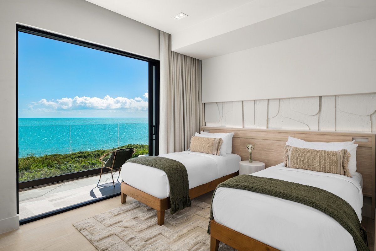 Coco Rock – Villa Angelina gallery image 4