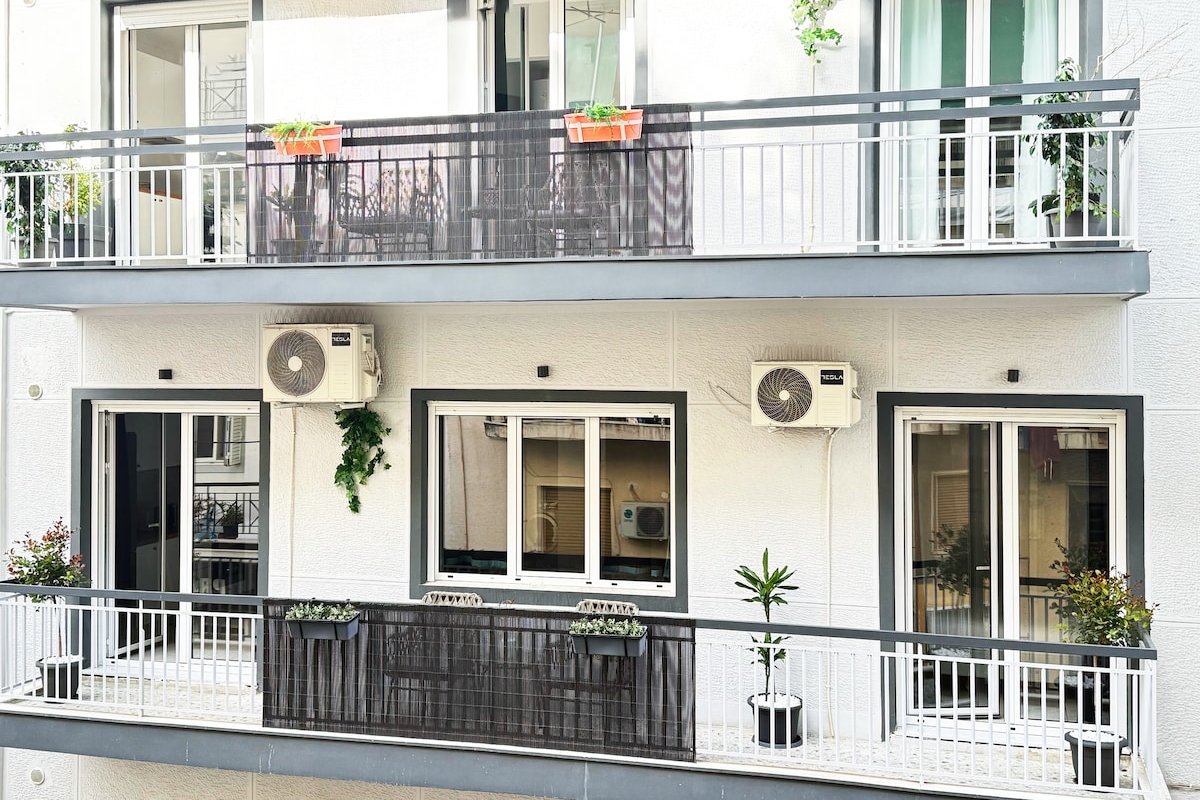 P&P | Entire Private Building • Rooftop Jacuzzi gallery image 2