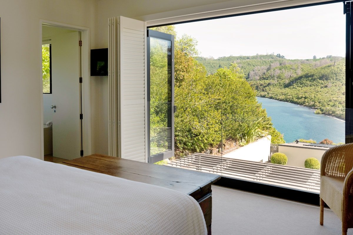 The Point Villas – Luxury Lake Taupō Retreat gallery image 4