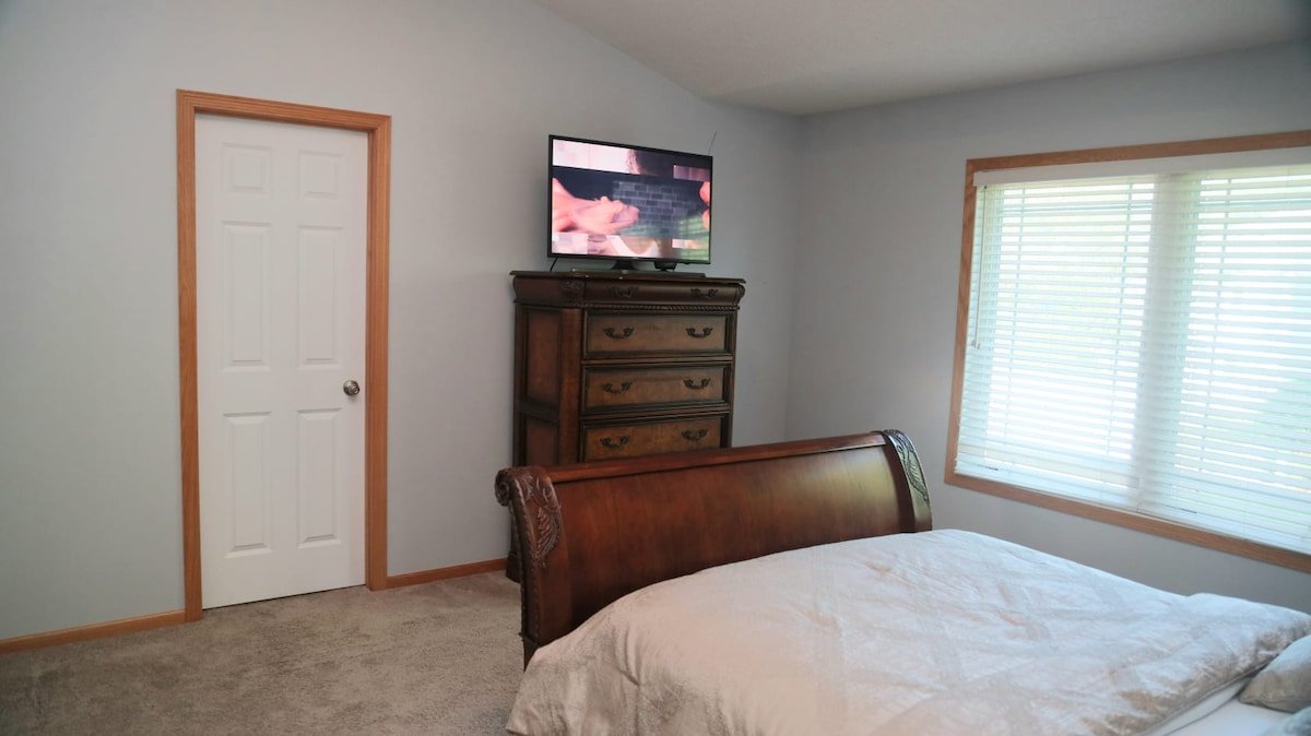 Beautiful House near the lake gallery image 5